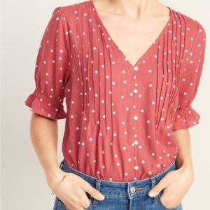 NWT Old Navy polka dot cotton/linen top with pretty pleating & puff slee…